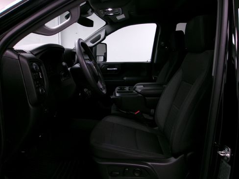 Certified 2025 Chevrolet Silverado 2500 Custom w/ Custom Convenience Package image 8