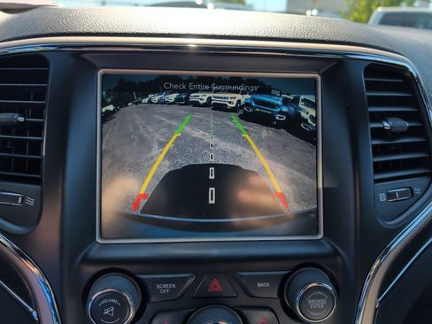 Used 2015 Jeep Grand Cherokee Limited AWD/4WD image 18