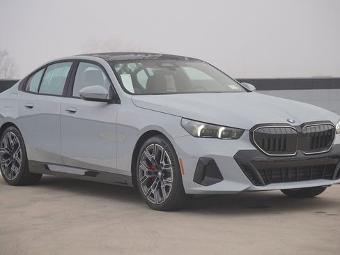 New 2026 BMW 530i 530i w/ M Sport Package image 3