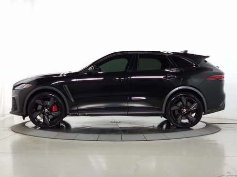 Used 2022 Jaguar F-PACE SVR image 4