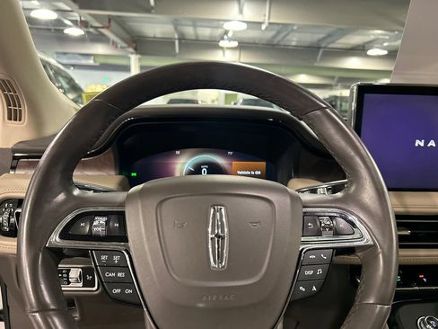 Used 2023 Lincoln Nautilus Reserve w/ Luxury Package AWD/4WD image 12