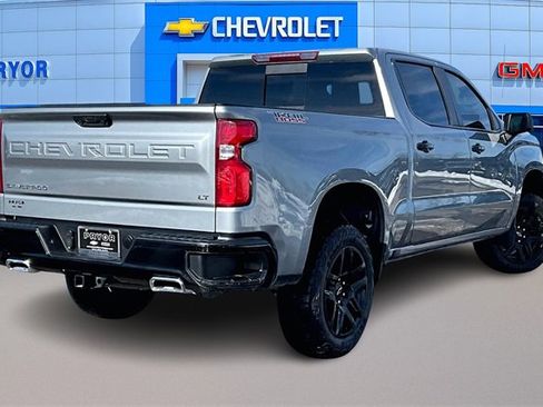 Used 2024 Chevrolet Silverado 1500 LT Trail Boss w/ Convenience Package II image 5