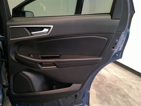 Used 2018 Ford Edge SEL w/ Equipment Group 201A image 43