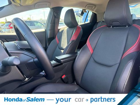 Used 2024 Toyota Prius Prime FWD image 12