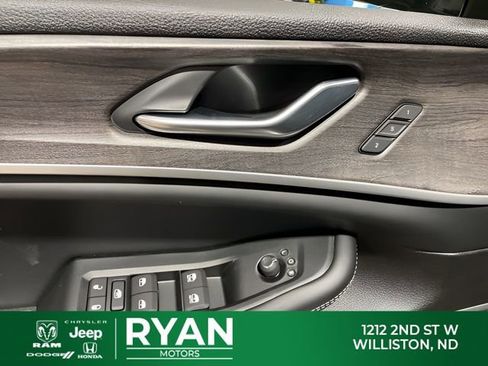 New 2026 Jeep Grand Cherokee Limited AWD/4WD image 38