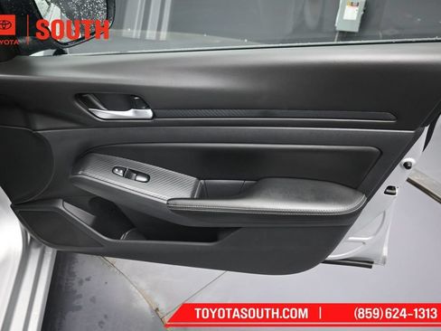 Used 2024 Nissan Altima 2.5 SV AWD/4WD image 28