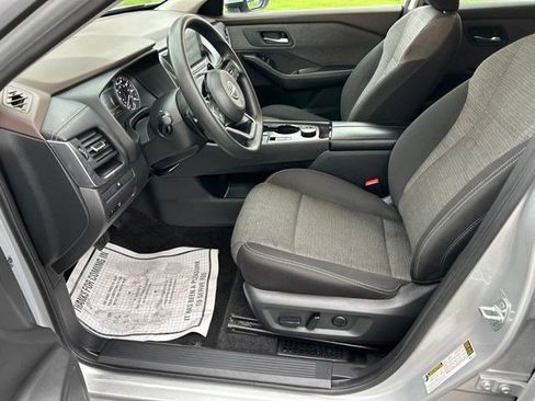 Used 2023 Nissan Rogue SV AWD/4WD image 13