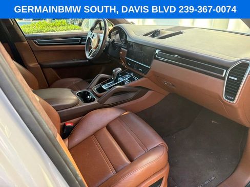 Used 2022 Porsche Cayenne GTS AWD/4WD image 22