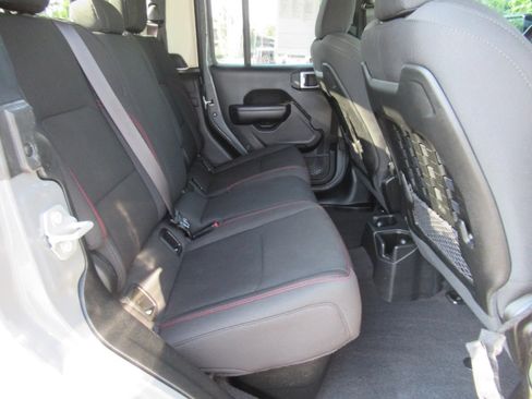 Used 2021 Jeep Gladiator Rubicon AWD/4WD image 36
