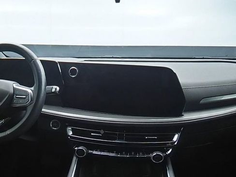 Used 2024 Chevrolet Traverse LT AWD/4WD image 17