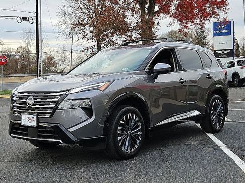Certified 2025 Nissan Rogue Platinum AWD/4WD image 4
