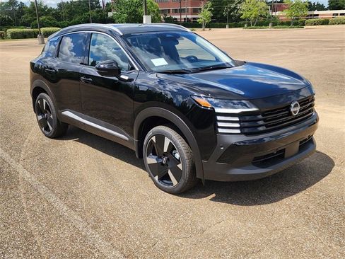 New 2025 Nissan Kicks SR image 2