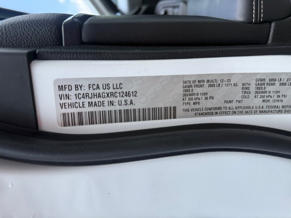 Used 2024 Jeep Grand Cherokee Altitude AWD/4WD image 48