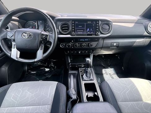 Used 2021 Toyota Tacoma TRD Off-Road w/ Technology Package AWD/4WD image 15