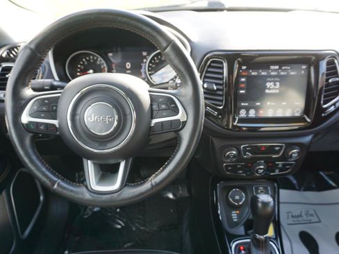 Used 2019 Jeep Compass Limited w/ Safety & Security Group AWD/4WD image 9