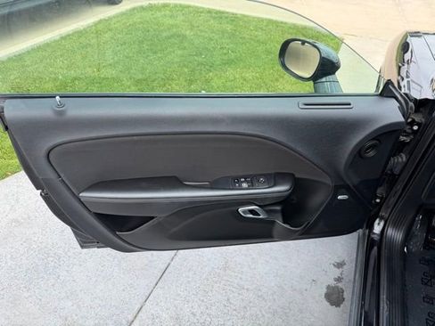 Used 2023 Dodge Challenger SXT RWD image 8