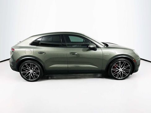 Certified 2025 Porsche Macan 4S Electric AWD/4WD image 8