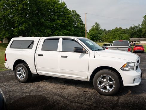 Used 2017 RAM 1500 Express AWD/4WD image 5