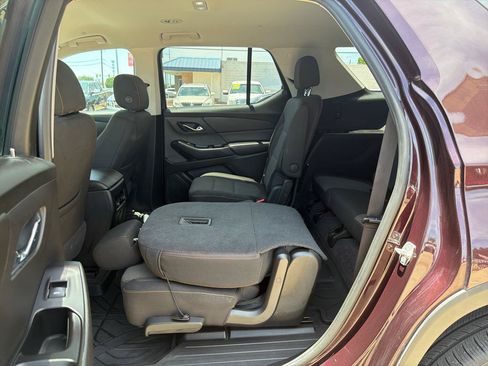 Used 2019 Chevrolet Traverse LT FWD image 36