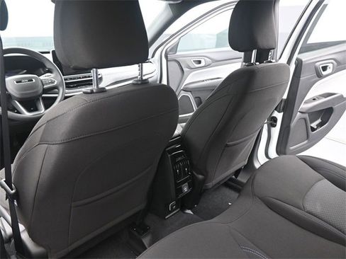 Used 2025 Jeep Compass Sport w/ Mopar Graphics Package image 19