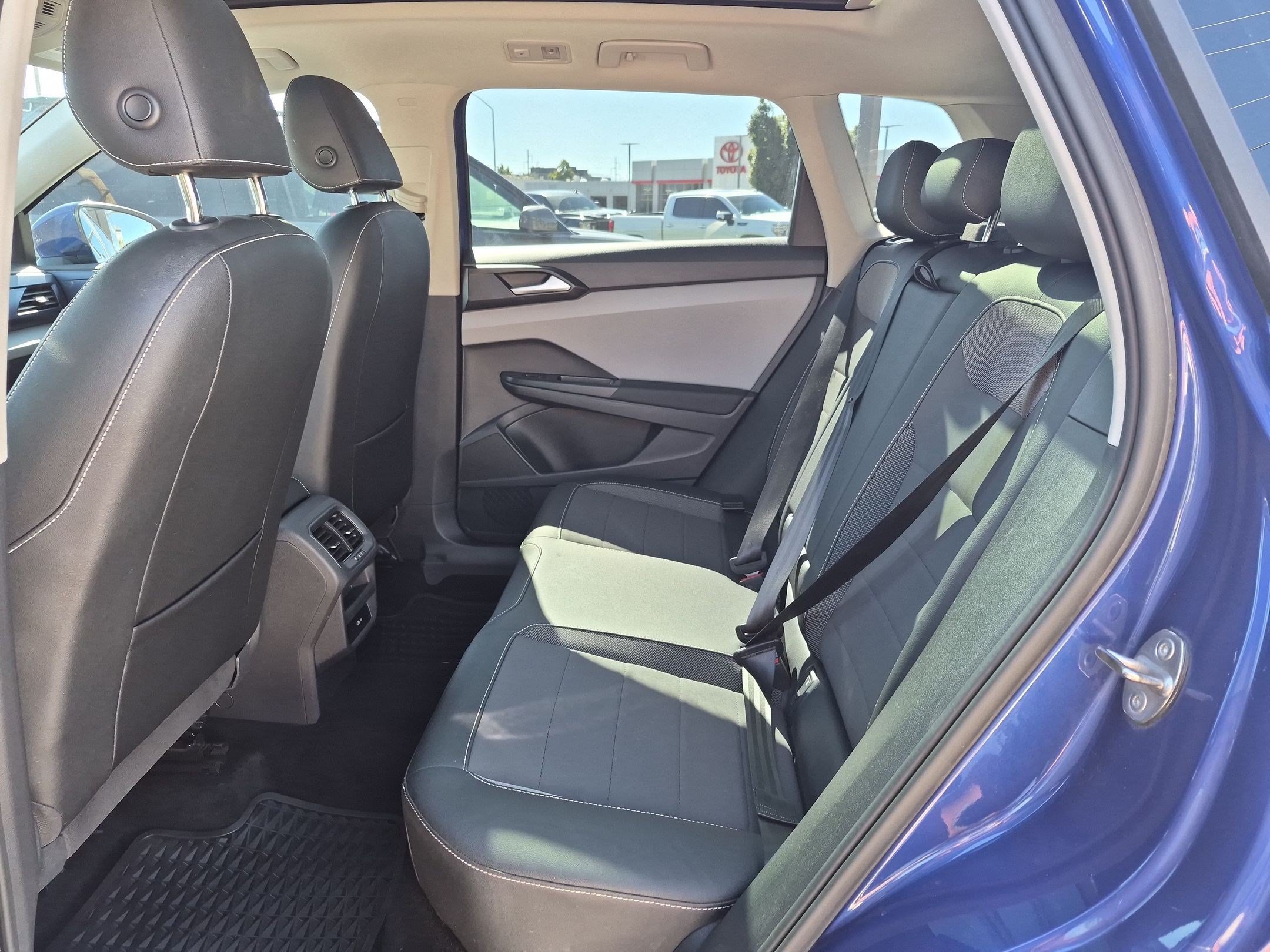 Used 2022 Volkswagen Taos SE FWD image 27