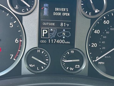 Used 2014 Lexus LX 570 4WD image 21