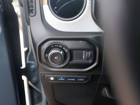 Used 2025 Jeep Wrangler Unlimited Sport S 4xe AWD/4WD image 15