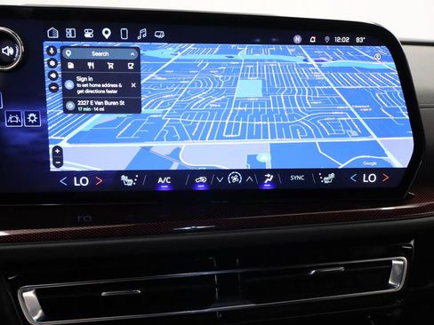 Used 2025 Chevrolet Traverse Z71 AWD/4WD image 10