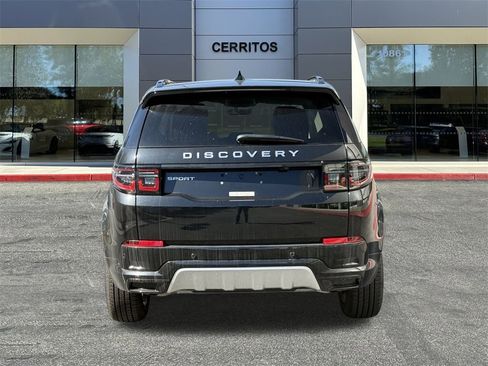 New 2025 Land Rover Discovery Sport S image 7