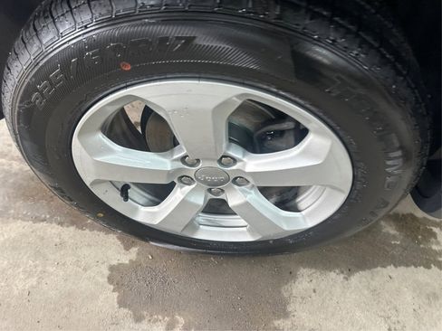 Used 2018 Jeep Compass Latitude w/ Popular Equipment Group image 16