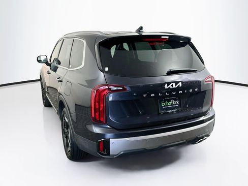 Used 2025 Kia Telluride S FWD image 5