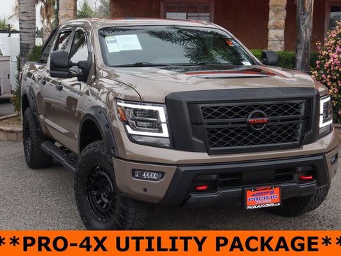 Used 2021 Nissan Titan PRO-4X w/ Pro-4x Convenience Package image 2
