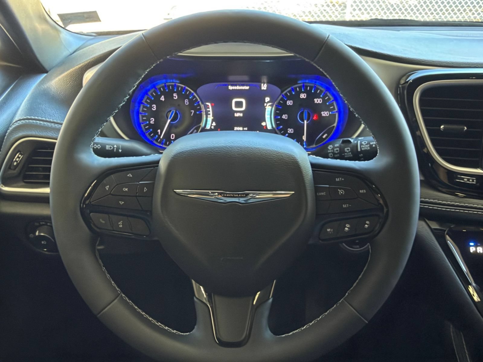 Used 2025 Chrysler Pacifica Limited FWD image 30