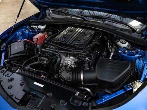 Used 2018 Chevrolet Camaro ZL1 image 32