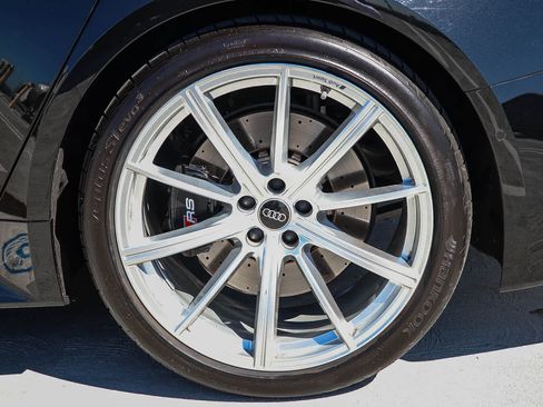 Used 2025 Audi RS 6 performance w/ Matte Carbon Package image 12