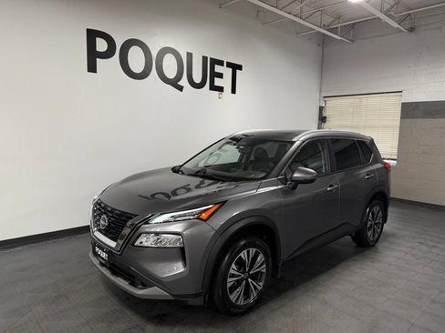 Used 2022 Nissan Rogue SV w/ SV Premium Package AWD/4WD image 2