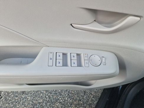Used 2025 Hyundai Kona SEL AWD/4WD image 18