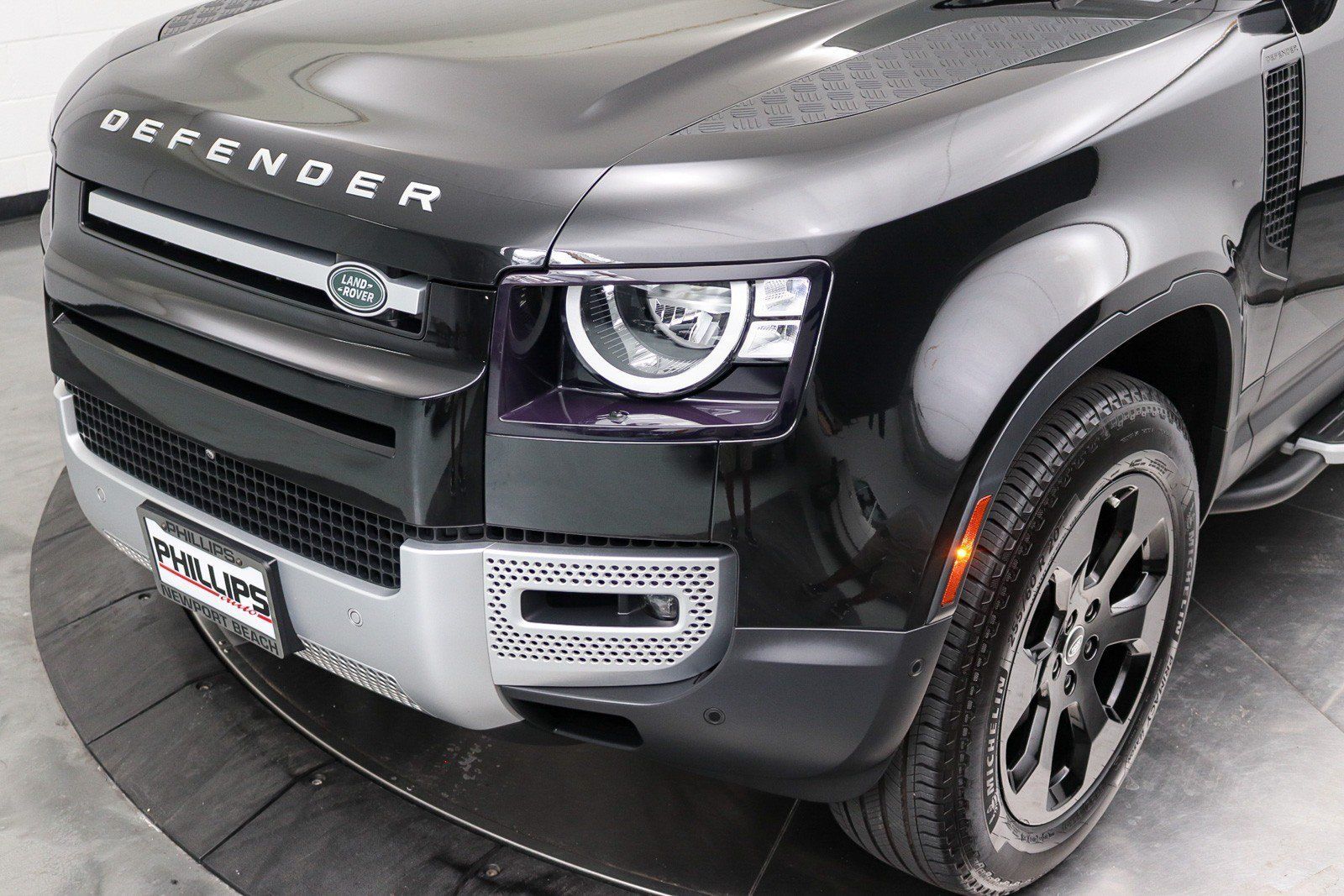 Used 2023 Land Rover Defender 110 S AWD/4WD image 10