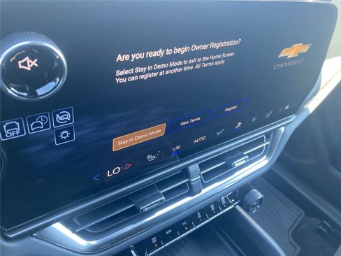 New 2026 Chevrolet Equinox EV LT image 28