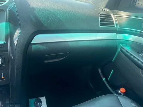 Used 2017 Ford Explorer XLT w/ Equipment Group 202A FWD image 36