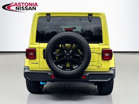 Used 2023 Jeep Wrangler Unlimited Sahara w/ Cold Weather Group image 7