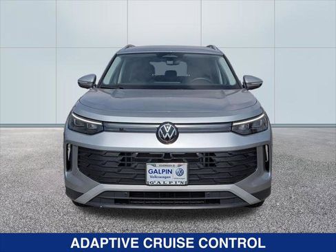 Certified 2025 Volkswagen Tiguan S FWD image 8