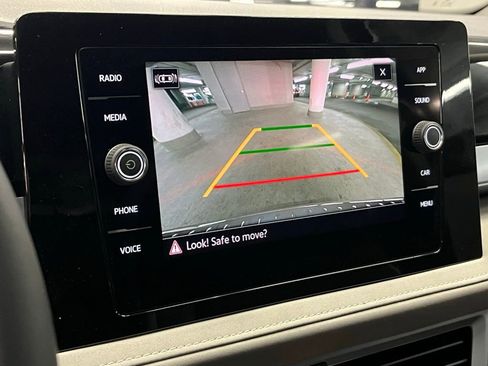 New 2025 Volkswagen Taos SE image 28