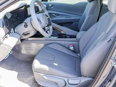 New 2025 Hyundai Elantra SEL image 11