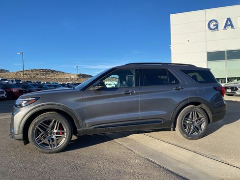New 2026 Ford Explorer ST image 28