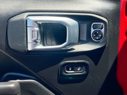 Used 2021 Jeep Gladiator Sport AWD/4WD image 19