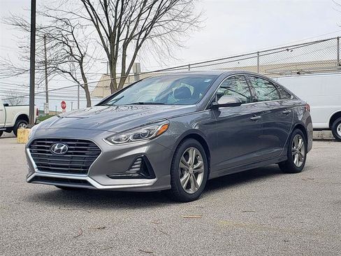 Used 2018 Hyundai Sonata Limited FWD image 2