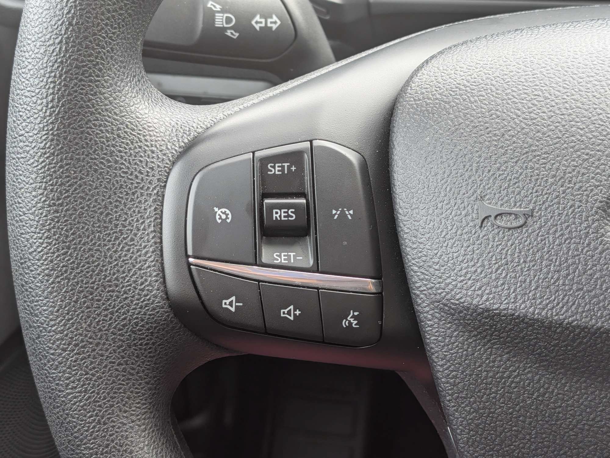 Used 2025 Ford Escape Active AWD/4WD image 26