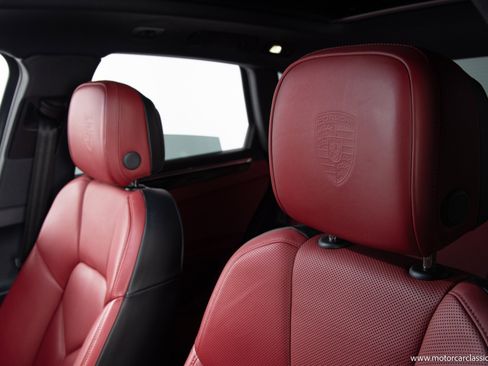 Used 2024 Porsche Macan S image 35