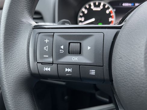 Used 2021 Nissan Rogue SV image 21